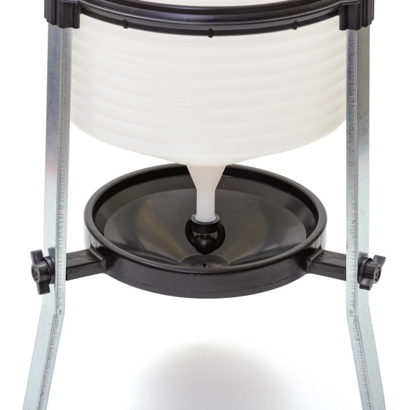 Поилка за птици с триножник, 30 литра - изображение 2