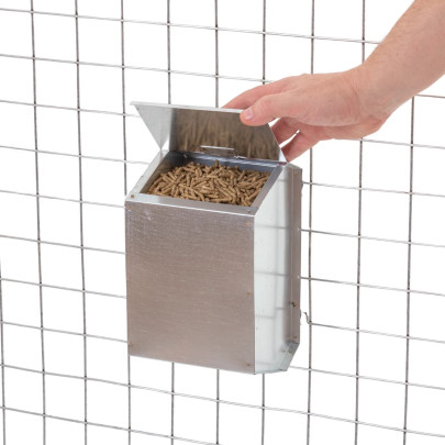 Метална хранилка за зайци, 2,2 литра - изображение 4