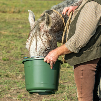 Kофа за хранене на живоните в обора, зелена, 20 литра - изображение 5